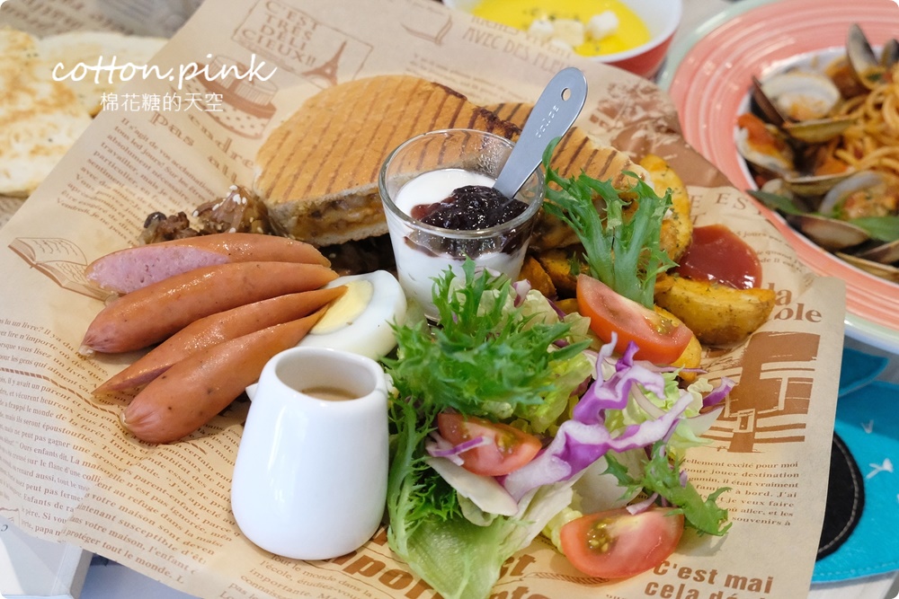 台中早午餐推薦|美術館周邊FUN輕鬆最新菜單供應中！大餐盤真的超大一盤啦～