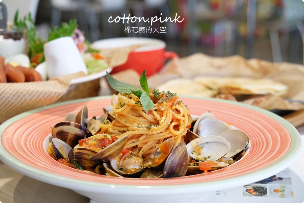 台中早午餐推薦|美術館周邊FUN輕鬆最新菜單供應中！大餐盤真的超大一盤啦～