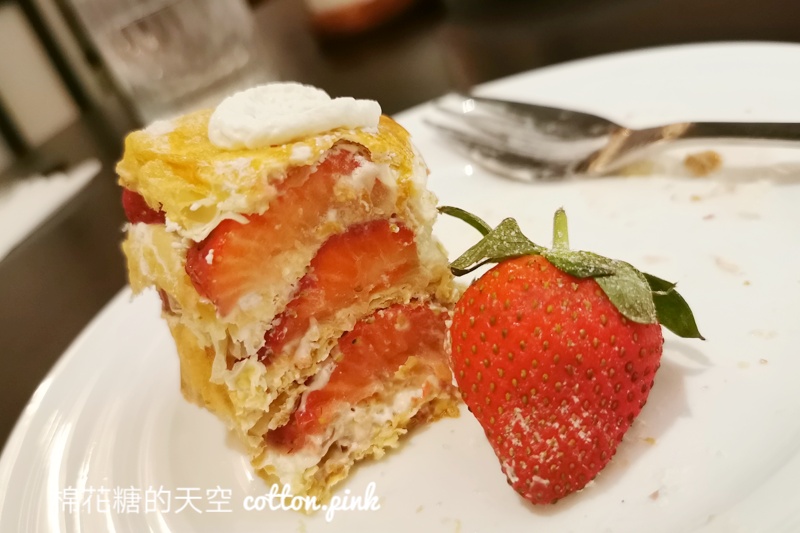 大甲巷弄咖啡館位置低調人氣高～招牌布丁超好吃！布魯本咖啡草莓千層倒數中