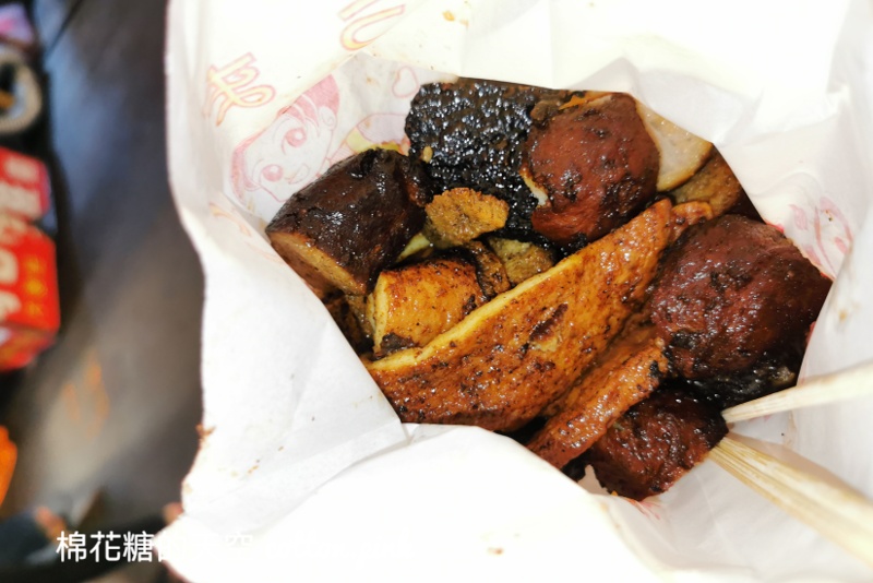 大慶夜市必吃!一開攤就爆人潮~魯到黑金大肥鵝東山鴨頭 大慶夜市必吃!一開攤就爆人潮~魯到黑金大肥鵝東山鴨頭