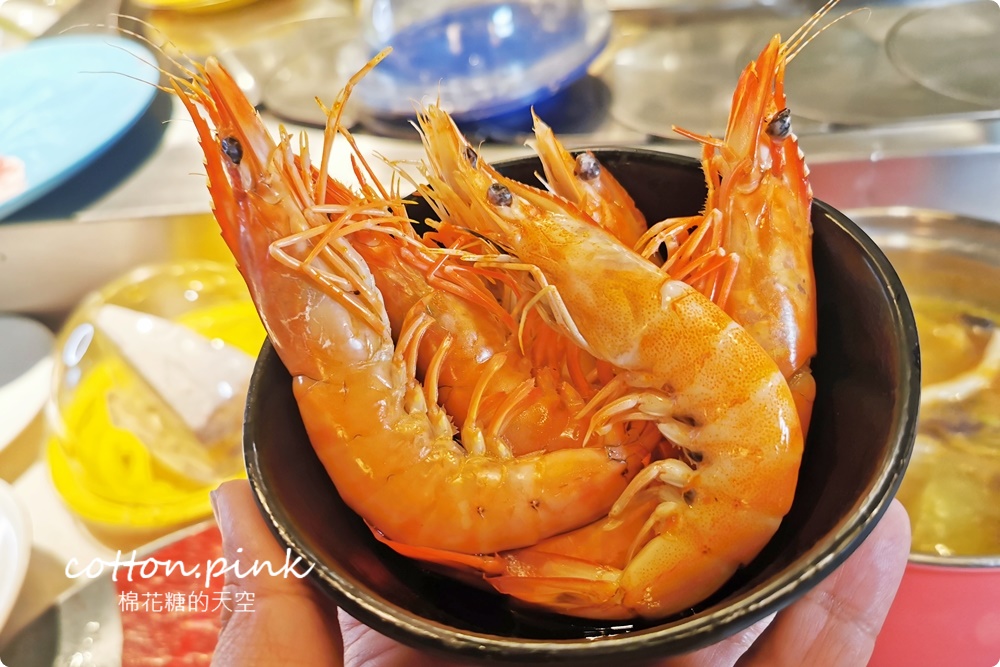 299起台中火鍋吃到飽～加價牛豬肉盤無限點更划算，街喜鍋各式蔬菜、火鍋料直接迴轉送到你面前
