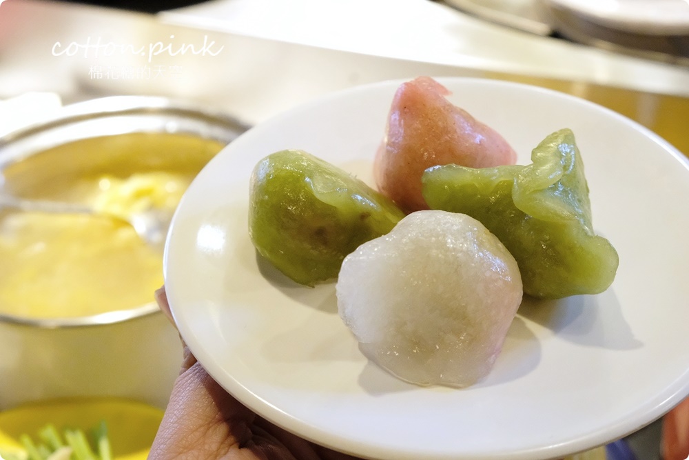 299起台中火鍋吃到飽～加價牛豬肉盤無限點更划算，街喜鍋各式蔬菜、火鍋料直接迴轉送到你面前