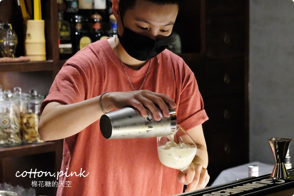 開到兩點！台中少見中國風酒吧就在模範街商圈，獨家特調只在東瑤堂