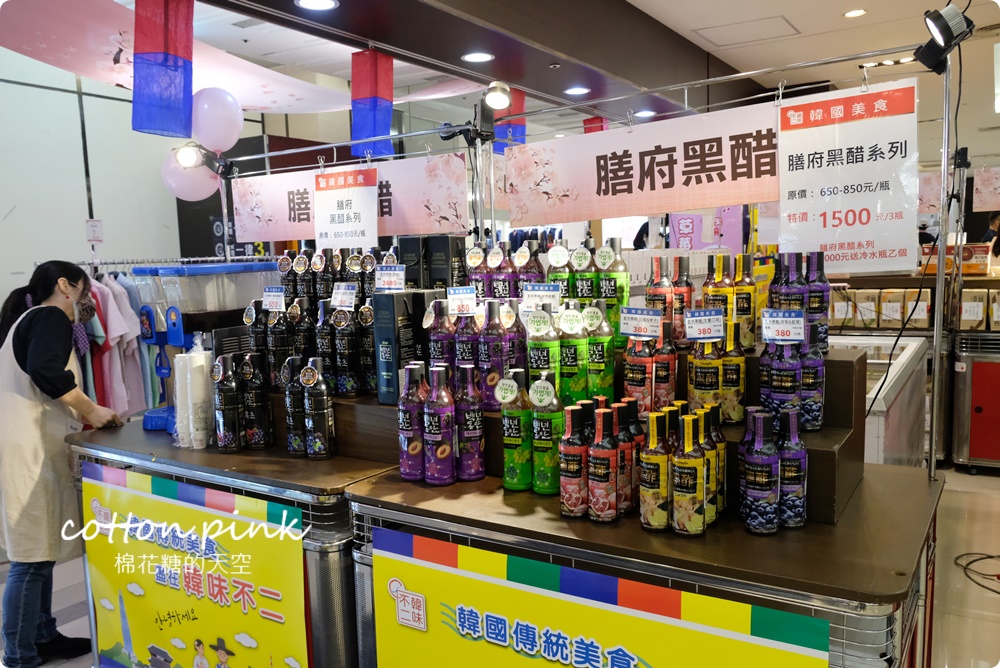 韓國街邊小吃重現！辣炒年糕、牽絲熱狗吃起來～爆漿蒜香包邪惡現烤不能錯過