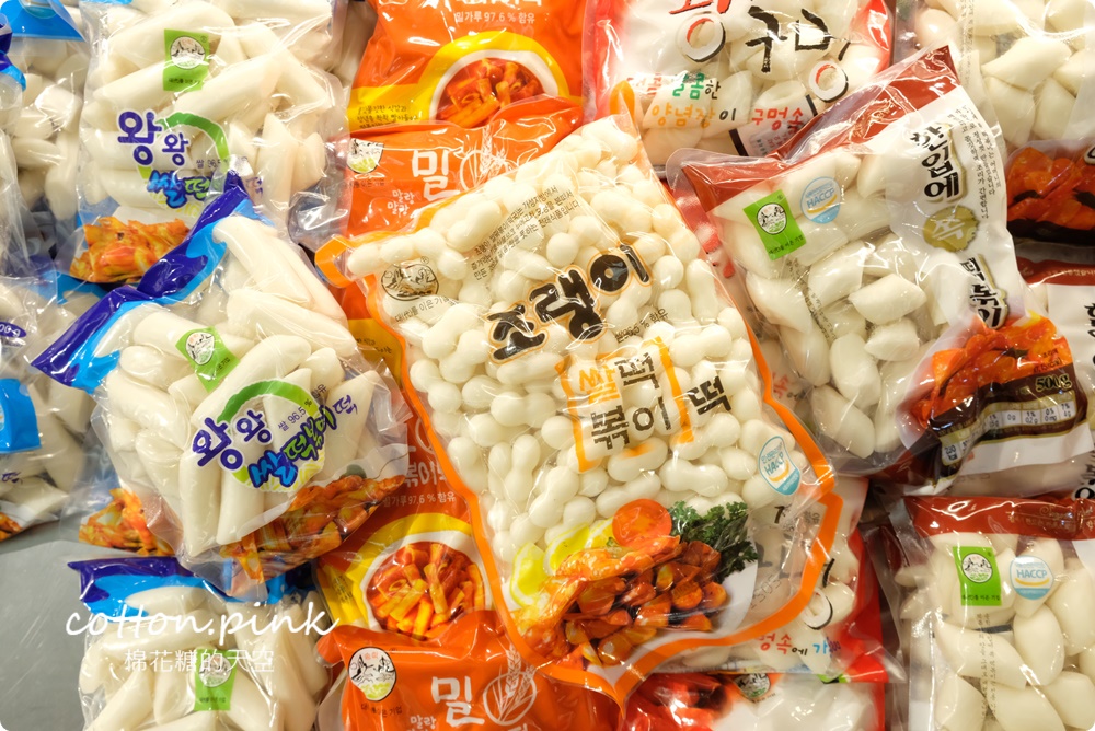 韓國街邊小吃重現！辣炒年糕、牽絲熱狗吃起來～爆漿蒜香包邪惡現烤不能錯過