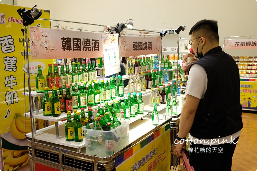 韓國街邊小吃重現！辣炒年糕、牽絲熱狗吃起來～爆漿蒜香包邪惡現烤不能錯過