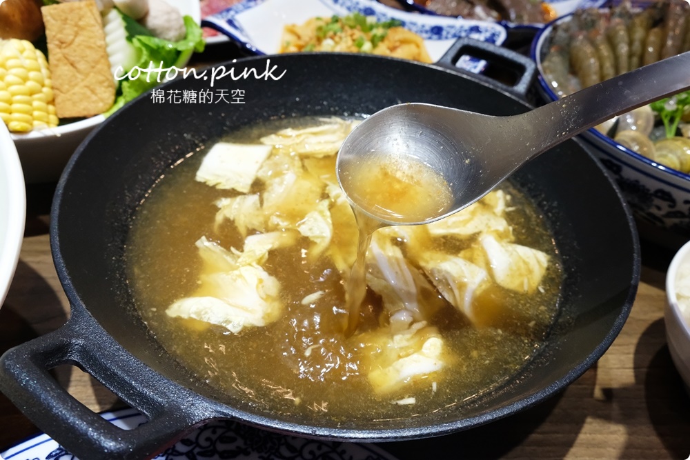 台中少見厚厚手切肉火鍋！搭配佛跳牆湯頭超好料～吃過炩妃家就回不去了！