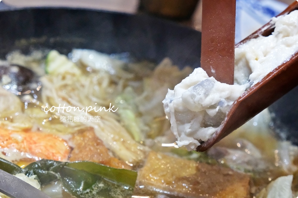 台中少見厚厚手切肉火鍋！搭配佛跳牆湯頭超好料～吃過炩妃家就回不去了！