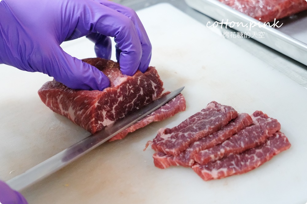 台中少見厚厚手切肉火鍋！搭配佛跳牆湯頭超好料～吃過炩妃家就回不去了！