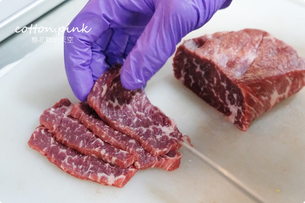 台中少見厚厚手切肉火鍋！搭配佛跳牆湯頭超好料～吃過炩妃家就回不去了！