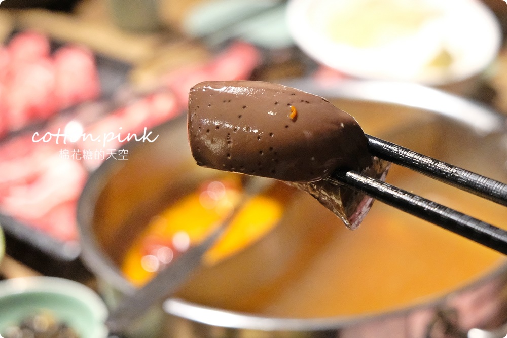 澎湖必吃這家～鴛鴦麻辣火鍋肉肉無限加點吃到飽！巴適麻辣鍋太澎湃了！
