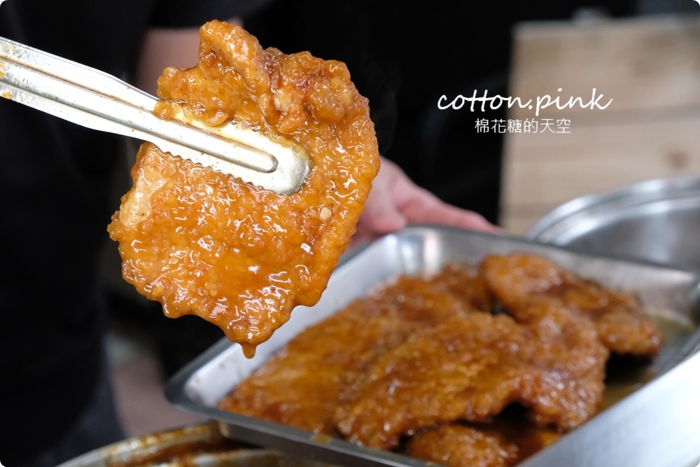 台中第一名爌肉飯店名超狂！店裡只賣三種口味便當～滿滿肥肉魯肉飯吃起來竟然不膩口！