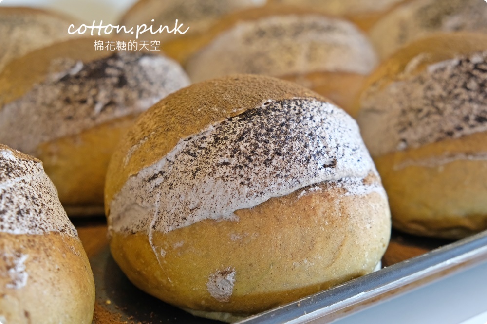 台中糖印麵包爆漿生乳包必吃推推！人氣肉桂捲沒預約買不到啊～
