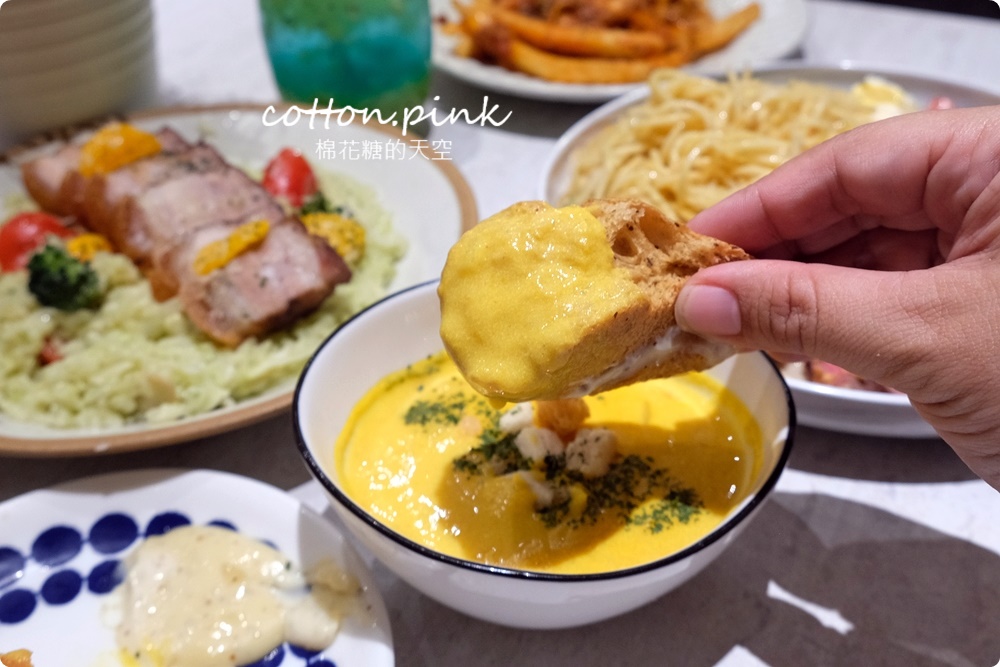 台中早午餐|嚼食noms藏在巷子裡餐點超有特色～開到晚上九點喔！