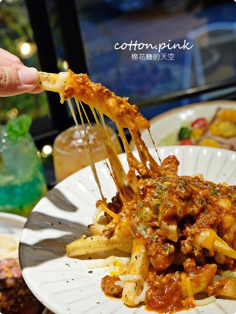 台中早午餐|嚼食noms藏在巷子裡餐點超有特色～開到晚上九點喔！