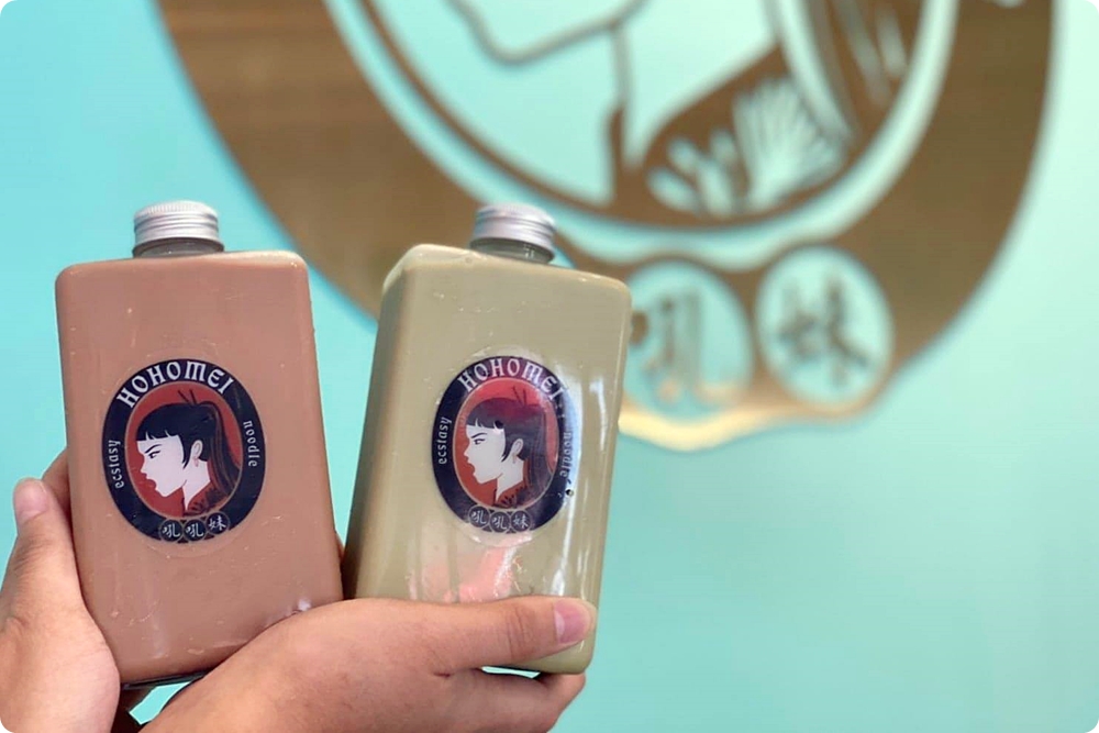 台中南屯嶺東週邊麻辣雙拼套餐外帶八折！吼吼妹麻辣麵舖牛肉麵、咖哩飯同步優惠中