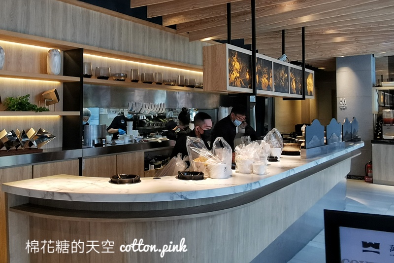 萬客什鍋獨享鍋198元還可搭配招牌炸蛋或鴨血，附送兩種水果超貼心～強烈建議提前訂