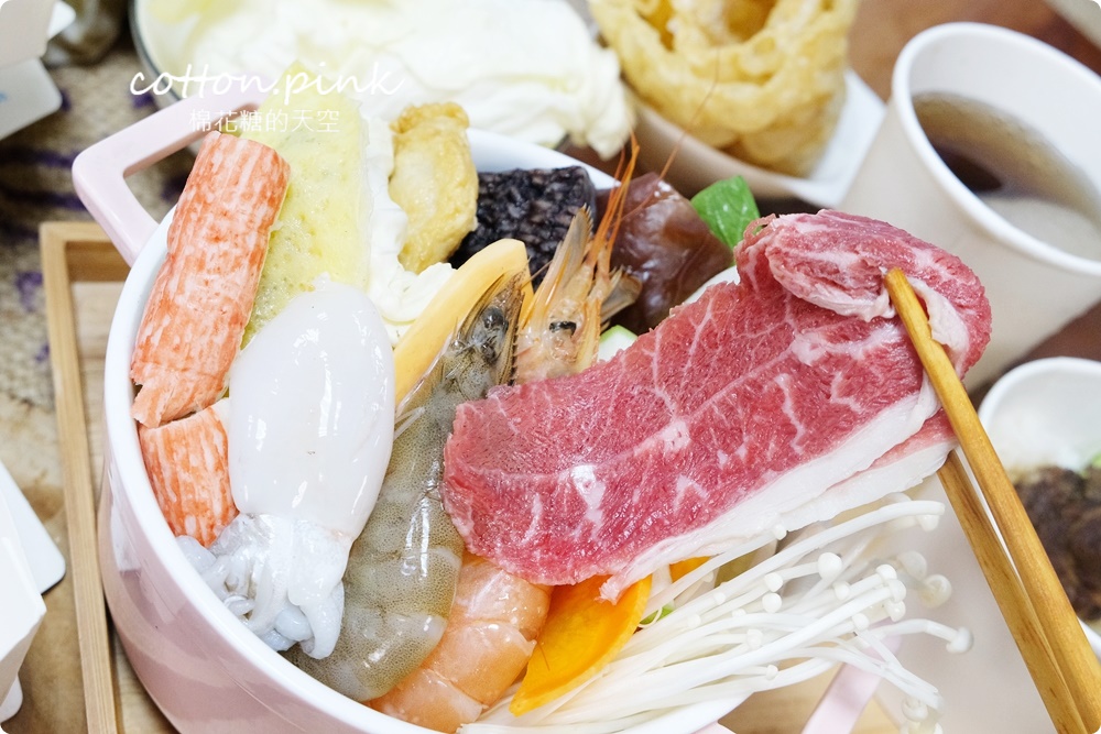 外帶火鍋超過20種配料超澎湃！羊角炭火燒肉轉賣火鍋～大推看不到飯牛排蓋飯～