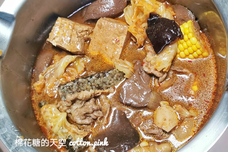 台中鼎王麻辣鍋外帶～個人獨享鍋內容大公開！超過十種配料超豐富～