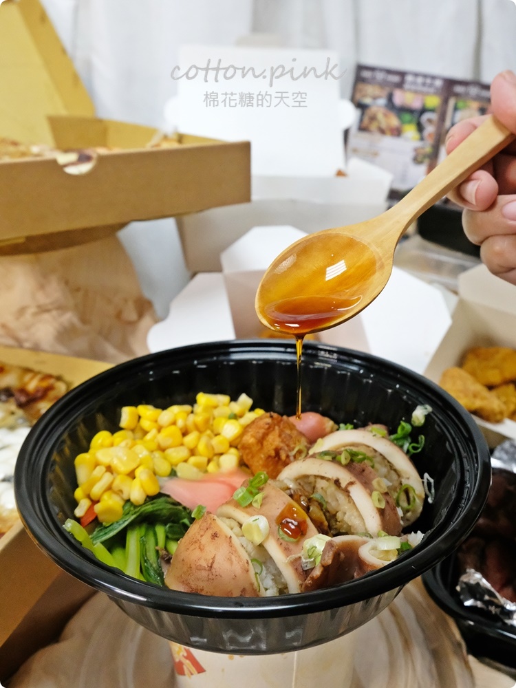 台中牛室牛排吃到飽超人氣珍珠奶茶披薩開 放外帶啦！最新鹹酥雞分享盒訂起來～