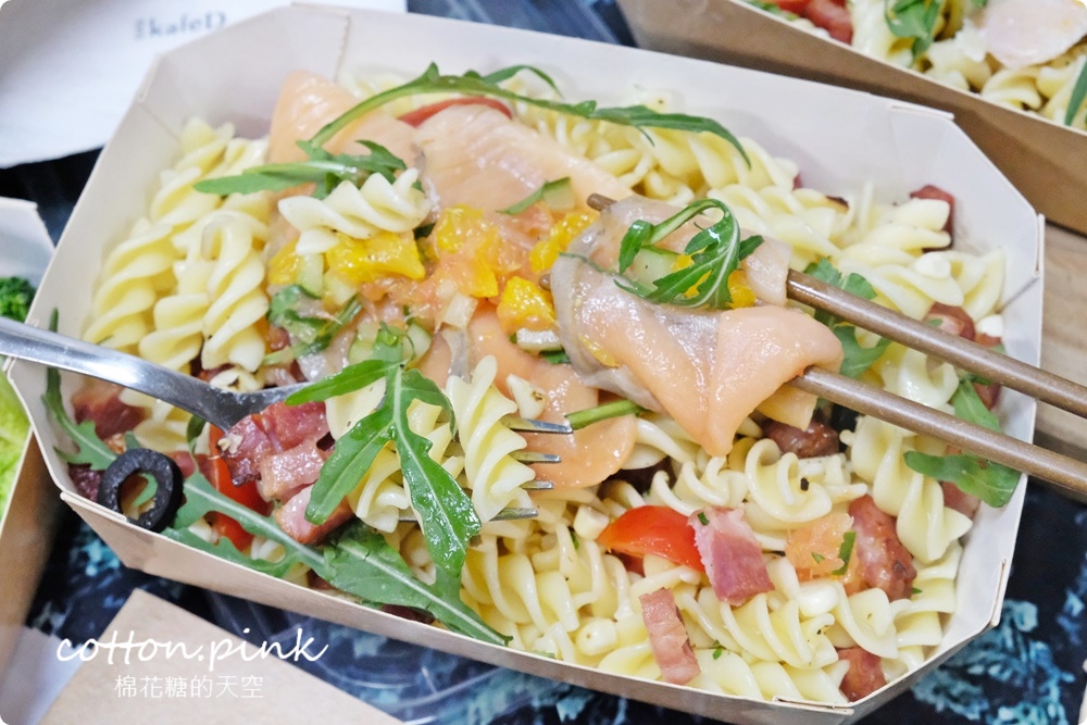 台中網美咖啡廳外帶餐盒正式開賣！獨特冷麵口口驚喜～kafeD外帶優惠、滿額外送，上班族福音