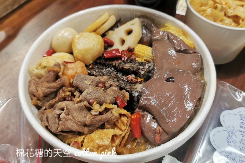 海底撈麻辣乾鍋～台中這家獨家提供中！辣到你不要不要的～
