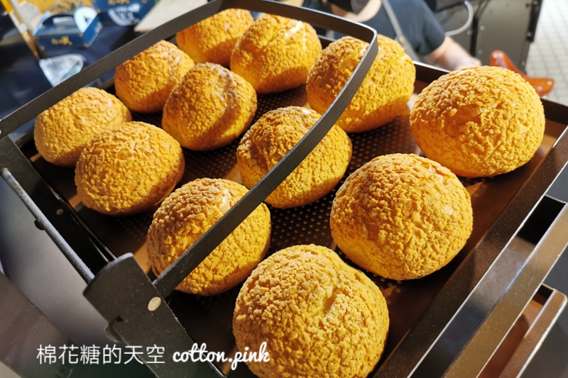台中爆漿泡芙在藏在市場裡！有口芙菠蘿泡芙超大顆～超滿足～
