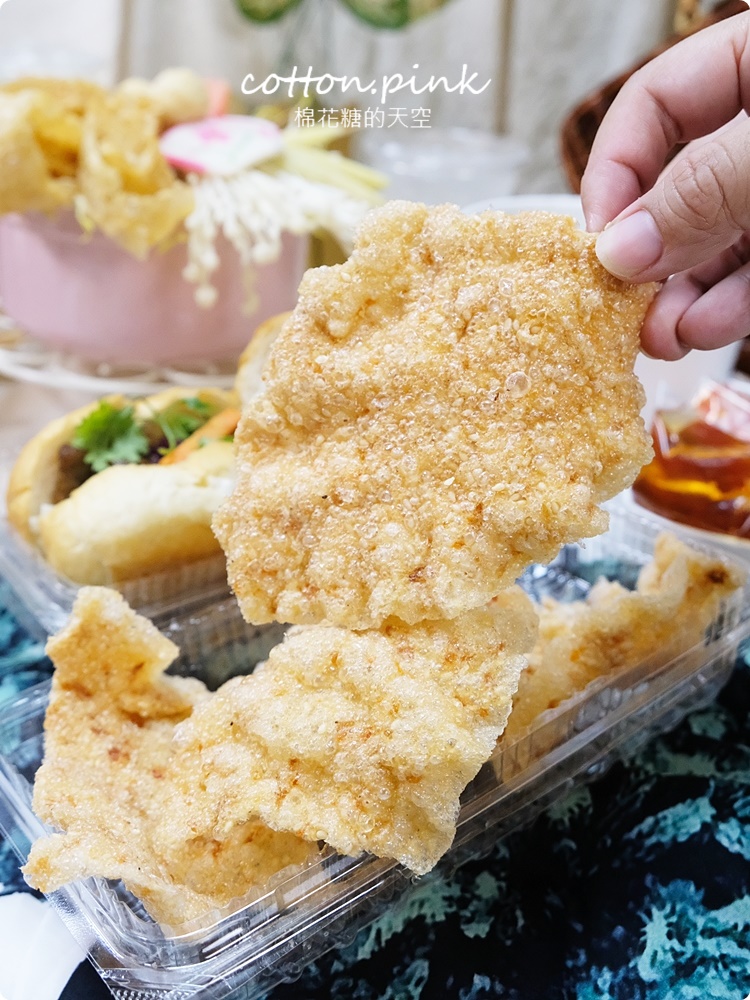 台中大里越好吃獨特越南火鍋開放外帶啦！超重菜盤、超大湯底吃兩頓都沒問題～越南麵包、湯河粉記得一起帶回家！