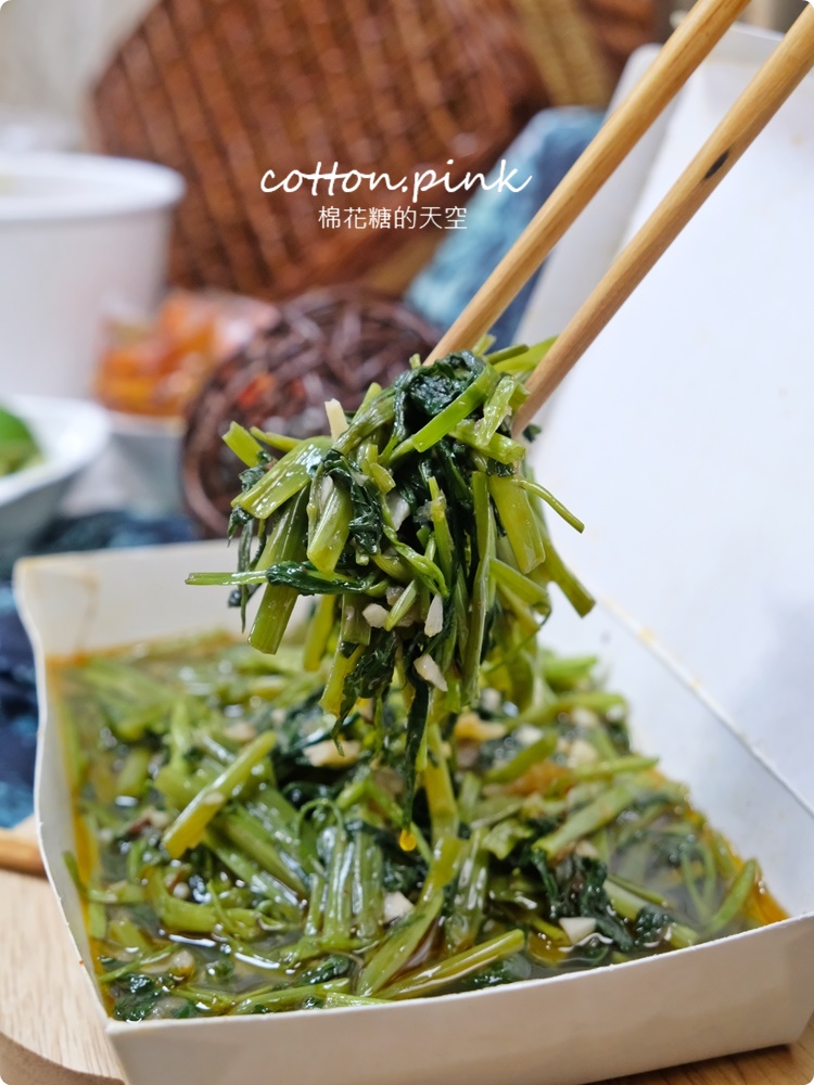 台中大里越好吃獨特越南火鍋開放外帶啦！超重菜盤、超大湯底吃兩頓都沒問題～越南麵包、湯河粉記得一起帶回家！