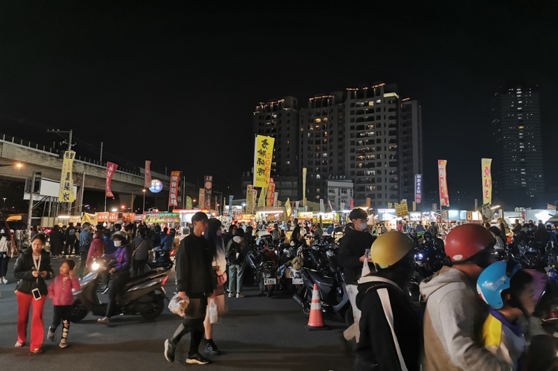 全國防疫三級日期再延長，大家還是乖乖在家～外帶、外送點起來！