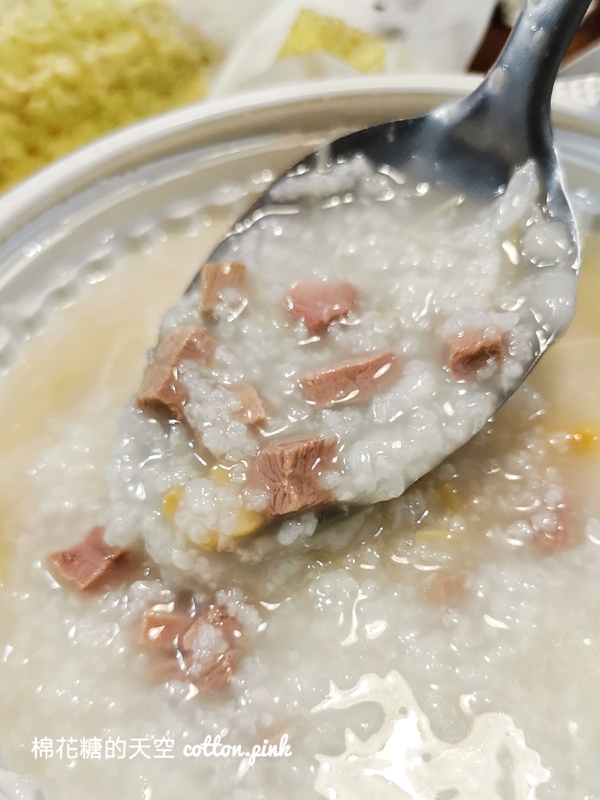 饗食天堂烤鴨三吃點起來！炒鴨架超大一盒～還有暖呼呼鴨架粥！