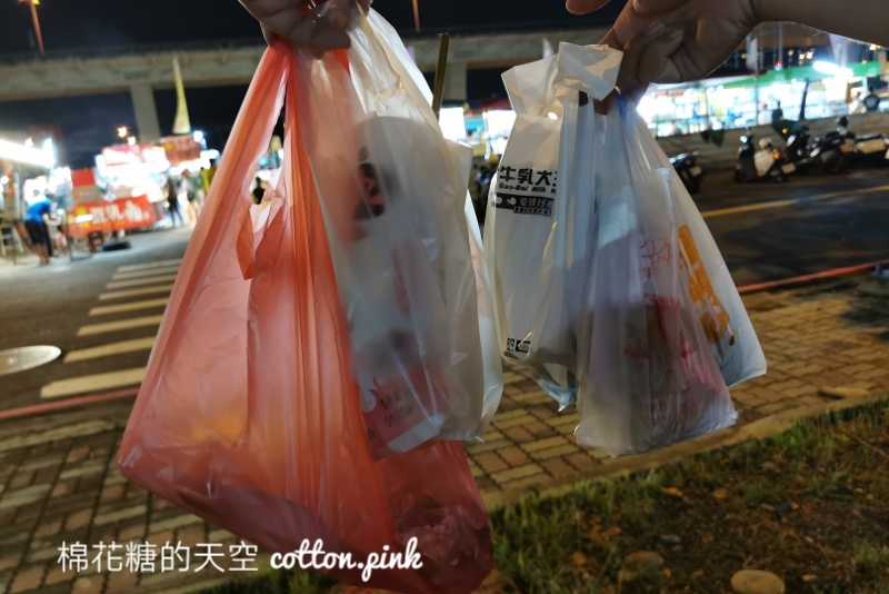 台中夜市解封紀錄-夜市三不記得一定要遵守，快快買完回家吃～