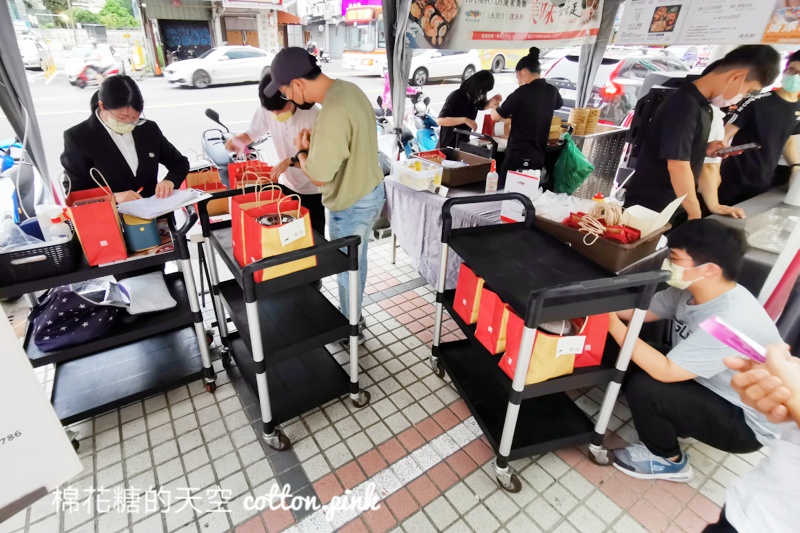 漢來海港吃到飽～自助餐券換外帶！一張晚餐卷就可以餵飽一家人～