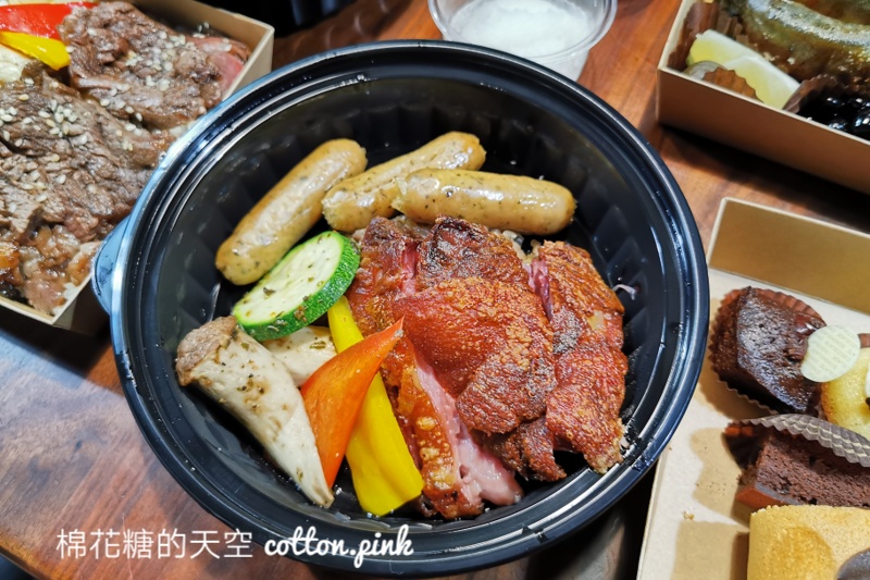 漢來海港吃到飽～自助餐券換外帶！一張晚餐卷就可以餵飽一家人～