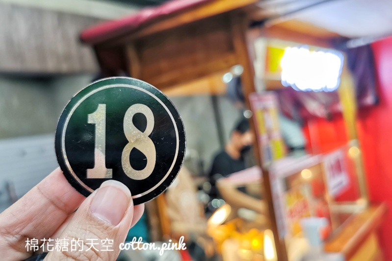 台中一中商圈排隊地瓜球搬家了！第一名地瓜球～超大一顆香噴噴