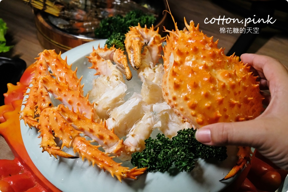 台中火鍋吃到飽這家最酷！圓砌鴛鴦升降鍋物提供超過十種口味冰淇淋～新時代店超美夜景訂位超搶手～