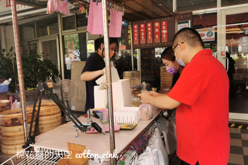 台中人氣湯包~三鮮湯包記得先預訂，蝦仁湯包整隻蝦在裡面