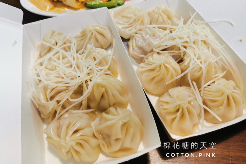 台中人氣湯包~三鮮湯包記得先預訂，蝦仁湯包整隻蝦在裡面
