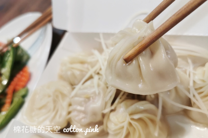 台中人氣湯包~三鮮湯包記得先預訂，蝦仁湯包整隻蝦在裡面