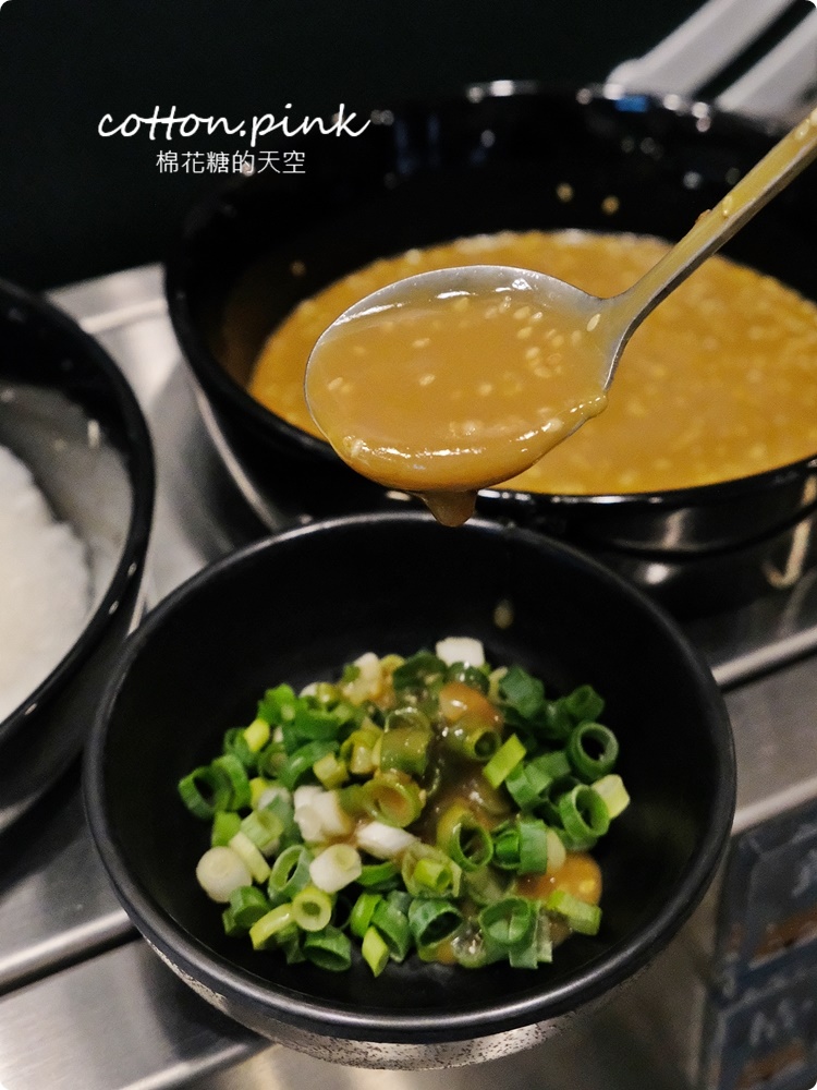 台中火鍋海陸大餐一個人也能吃！養鍋飲料、冰淇淋吃到飽超過癮～超萌柴犬主題火鍋