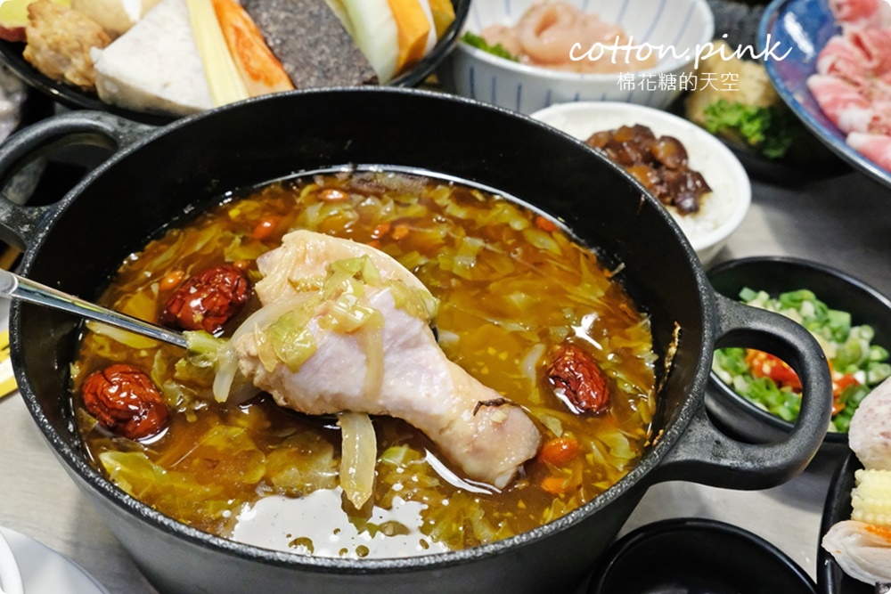 台中火鍋海陸大餐一個人也能吃！養鍋飲料、冰淇淋吃到飽超過癮～超萌柴犬主題火鍋