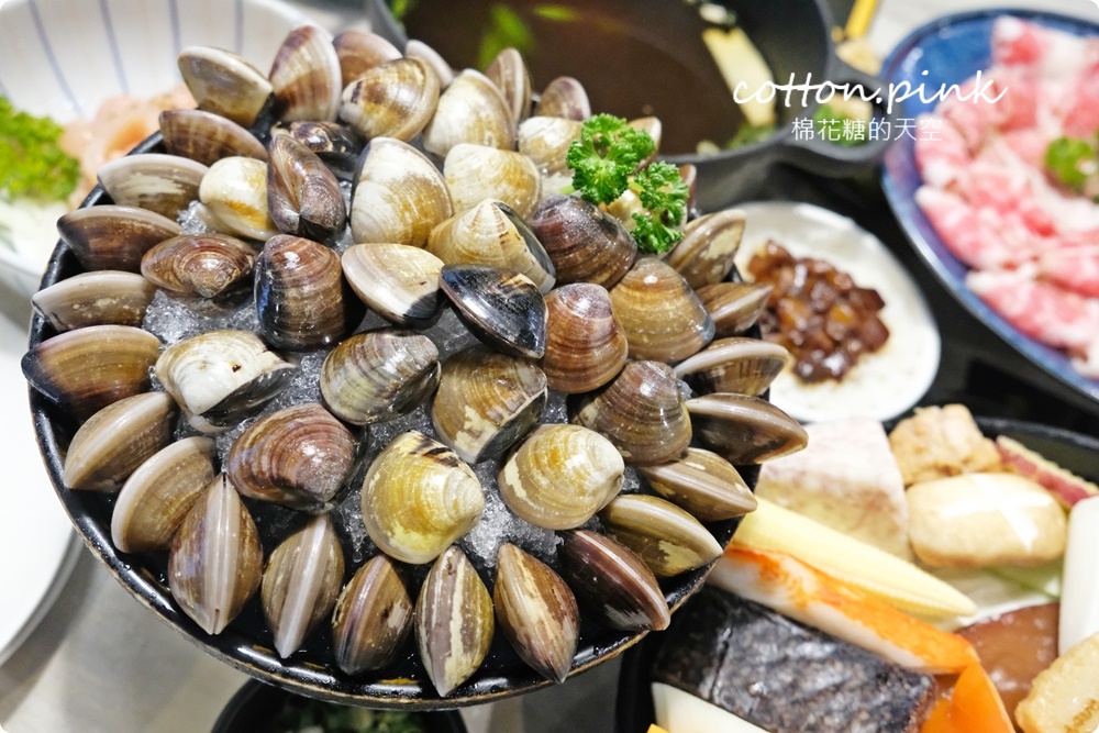 台中火鍋海陸大餐一個人也能吃！養鍋飲料、冰淇淋吃到飽超過癮～超萌柴犬主題火鍋