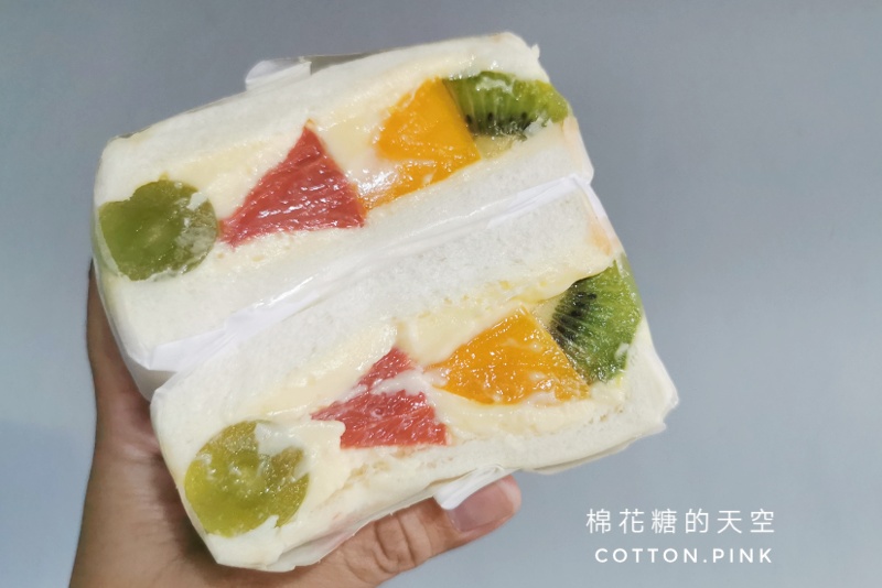 台中爆漿水果三明治-橫山在中友百貨設點啦！以後不用千里迢迢也買得到～