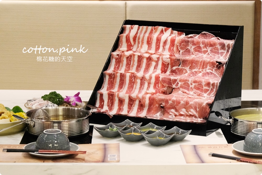 台中人氣火鍋～嗑肉石鍋最新二代店大升級！全台第一家！蔬菜、咖哩飯、霜淇淋吃到飽！