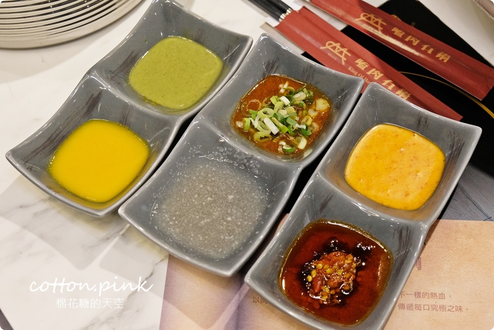 台中人氣火鍋～嗑肉石鍋最新二代店大升級！全台第一家！蔬菜、咖哩飯、霜淇淋吃到飽！
