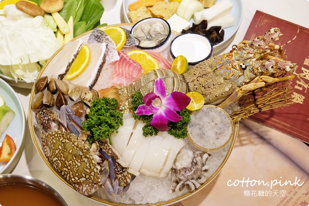 台中人氣火鍋～嗑肉石鍋最新二代店大升級！全台第一家！蔬菜、咖哩飯、霜淇淋吃到飽！
