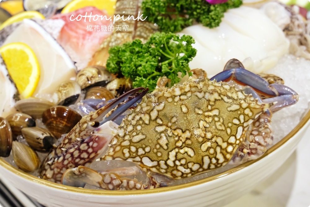 台中人氣火鍋～嗑肉石鍋最新二代店大升級！全台第一家！蔬菜、咖哩飯、霜淇淋吃到飽！
