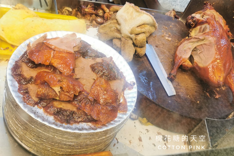 台中烤鴨這家超低調，佳皇城超厚片鴨建議先電話預訂~才不用等！