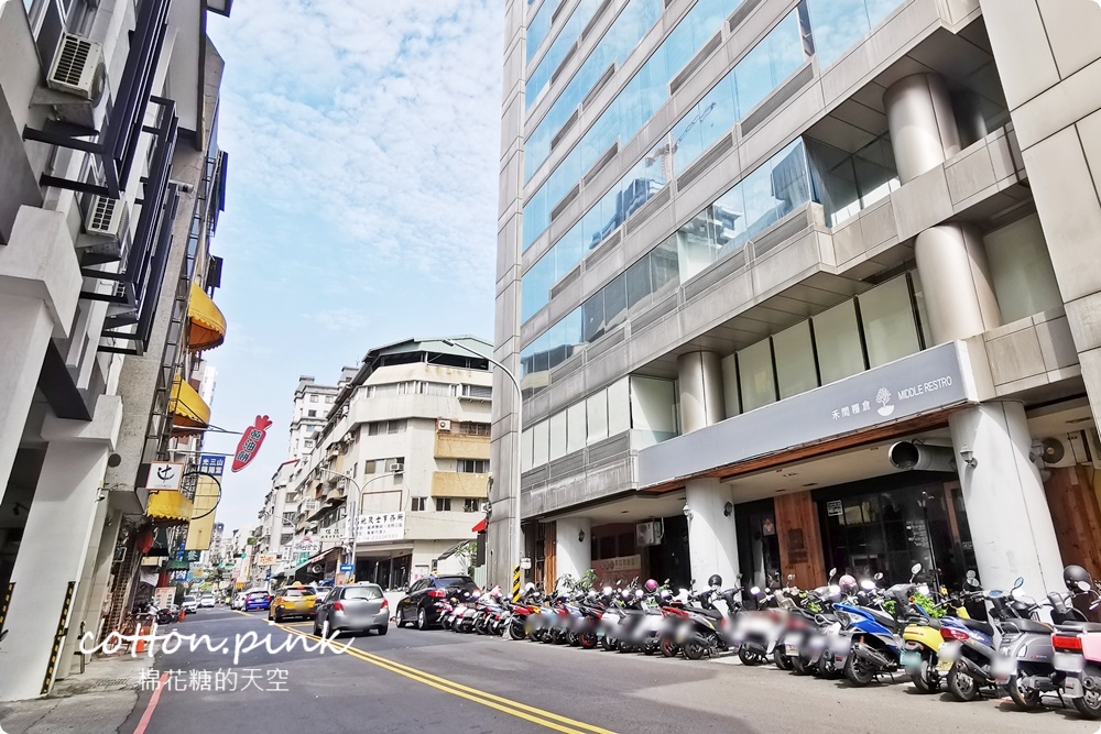 台中人氣早午餐店面超低調，禾間糧倉木盆沙拉料多到爆炸！串燒義大利麵太特別了～