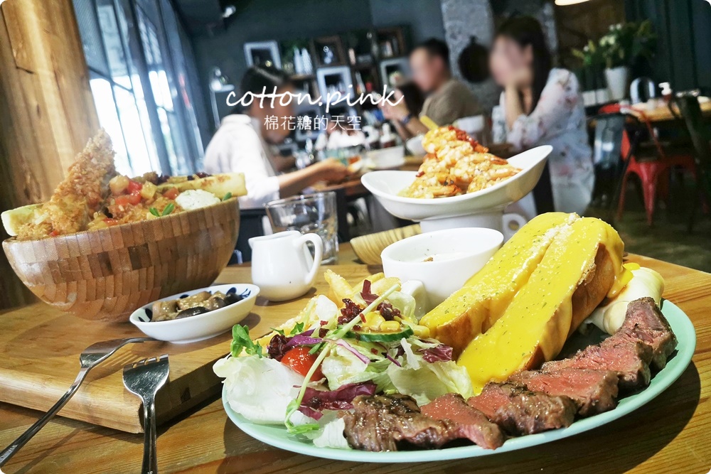 台中人氣早午餐店面超低調，禾間糧倉木盆沙拉料多到爆炸！串燒義大利麵太特別了～